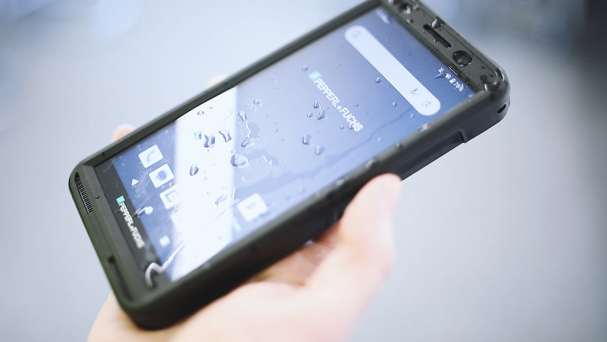 Smart-Ex 03 — smartfon 5G cyfryzuje komunikację w hiszpańskich parkach energetycznych 